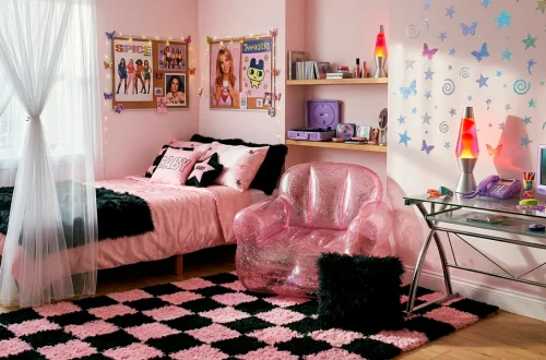 Y2K inspired bedroom decor featuring an inflatable pink chair, lava lamp, and checkerboard rug.
